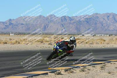 media/Jan-10-2025-CVMA Friday Practice (Fri) [[489e0da257]]/Group 4 and Trackday/Session 2 (Turn 4 Inside)/